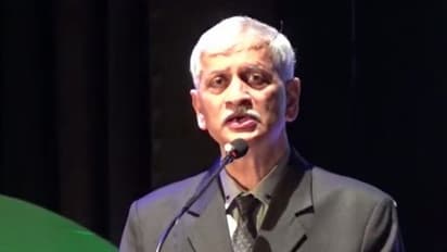 49వ సీజేఐగా ప్రమాణ స్వీకారం చేసిన జస్టిస్ యూయూ లలిత్