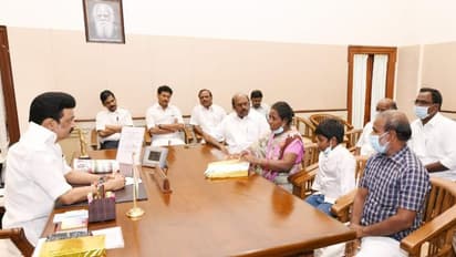 ஸ்டாலின் சொன்ன அந்த ஒரு வார்த்தையில் சமாதானமான மாணவி ஸ்ரீமதியின் தாய்.. தலைமை செயலகத்தில் நடந்தது என்ன.!