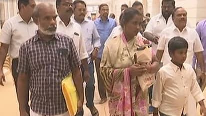 முதல்வர் ஸ்டாலினிடம் அதிகாரிகள் அலட்சியத்தை பட்டியல் போட்ட ஸ்ரீமதியின் தாய்.. அடுக்கடுக்கான குற்றச்சாட்டு.