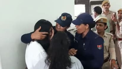 राजस्थान के सबसे बड़े गर्ल्स कॉलेज का हाल: चुनाव हारने के बाद रोने लग गई प्रत्याशी, पुलिसकर्मियों ने चुप कराया