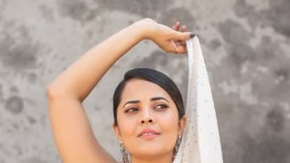 ‘ఆంటీ కాదు.. ఇక అలాంటి పదాలతోనే అనసూయను పిలుస్తారంటా.. వాళ్లకు బుద్ధి చెప్పండంటూ యాంకర్ రిక్వెస్ట్.!