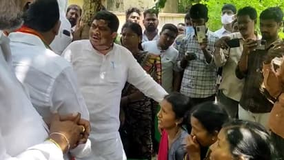 నిరుద్యోగి ఆత్మహత్య.. ఎమ్మెల్యేనే కారణమంటూ ఆందోళన, మాజీ ఎంపీ పొన్నం అరెస్ట్