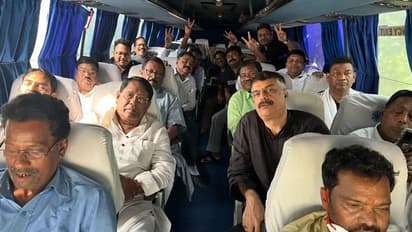 झारखंड सियासी अपडेट्स: खूंटी रिजॉर्ट में 4 घंटे बिताने के बाद रांची के लिए निकले विधायक...रात में बड़ी मीटिंग