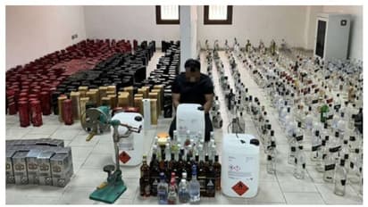 വിദേശ മദ്യ കുപ്പികളില്‍ ലോക്കല്‍ മദ്യം നിറച്ച് വില്‍പ്പന; പ്രവാസി പിടിയില്‍