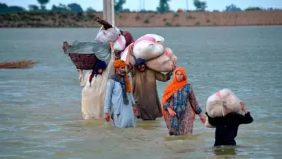 പ്രളയത്തിൽ മുങ്ങി പാക്കിസ്ഥാൻ, നട്ടം തിരിഞ്ഞ് കോടിക്കണക്കിന് ജനങ്ങൾ, നിഷ്ക്രിയമായി സര്ക്കാര്