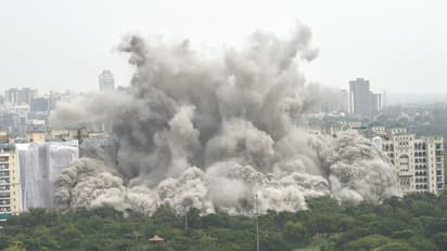 पहली बार देश में गिराई गई इतनी ऊंची बिल्डिंग.. 2004 में नोएडा के लोगों से किया गया वादा अब धूल फांक रहा 