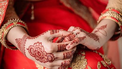 पत्नी कितनी भी गुणवान हो, लेकिन ऐसी स्थिति में साथ छोड़ दे तो उसका न होना ही बेहतर