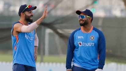 ഒരൊറ്റ ബൗണ്ടറി, പാകിസ്ഥാനെതിരെ ചരിത്രം കുറിക്കാന് വിരാട് കോലി; മുന്നില് ഇന്ത്യയില് നിന്ന് രോഹിത് മാത്രം