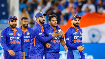 Asia Cup T20 2022, IND vs PAK: Bhuvneshwar's 4-for skittles Pakistan for 147; netizens gladdened