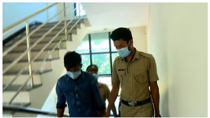 ആറ് കിലോ കഞ്ചാവുമായി അതിഥി തൊഴിലാളി, പിടിയിലായത് പെരുമ്പാവൂരിലേക്കുള്ള ബസ് യാത്രക്കിടെ
