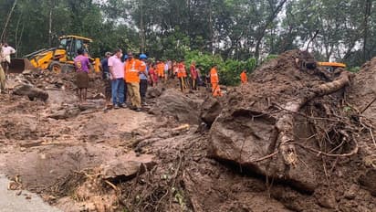 ഉരുള്‍പൊട്ടല്‍; ഒരു കുടുംബത്തിലെ അഞ്ച് പേരില്‍ മൂന്ന് പേരുടെ മൃതദേഹം കണ്ടെത്തി,  രണ്ട് പേര്‍ക്കായി തിരച്ചില്‍
