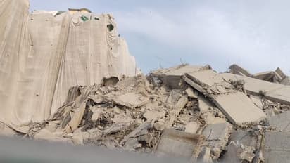 ബുള്‍ഡോസറല്ലിത്, നിയന്ത്രിത സ്ഫോടനം; നിയമ ലംഘനങ്ങളുടെ ഇരട്ട ടവറുകള്‍ നിന്നിടം ഇന്ന് 'ഗ്രൗണ്ട് സീറോ'