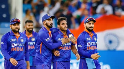 Ind vs Pak: सर जडेजा झुकेगा नहीं...तू तो देवता निकला रे...जानें कैसे-कैसे कमेंट्स ने लगाई सोशल मीडिया पर आग