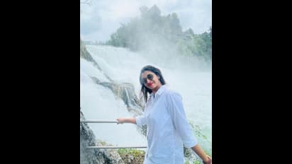 Priya Bhavani Shankar : சேலை அழகில் ஜொலிக்கும் பிரியா பவானி சங்கர்...சூப்பர் கூல் போட்டோஸ் இதோ  