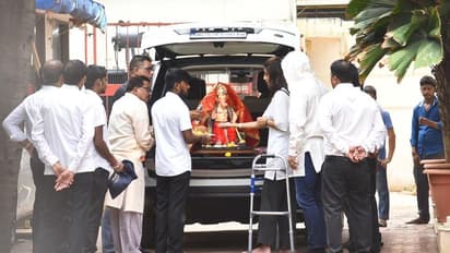 ಮುಖ ಮುಚ್ಕೊಂಡೇ ಮನೆಗೆ ಗಣೇಶನ ತಂದ ರಾಜ್ ಕುಂದ್ರ; ಗಣಪನ ಬರಮಾಡಿಕೊಂಡ ಶಿಲ್ಪಾ ಶೆಟ್ಟಿ 