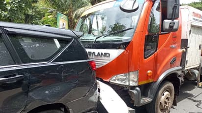 അർത്തുങ്കൽ ബൈപ്പാസിൽ സിഗ്നൽ കാത്തുകിടന്ന വാഹനങ്ങൾക്ക് പിന്നിലേക്ക് ടാങ്കർ ലോറി ഇടിച്ചുകയറി