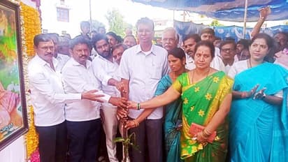 ಮಕ್ಕಳಿಗೆ ಕಡ್ಡಾಯವಾಗಿ ಶಿಕ್ಷಣ ನೀಡಲು ಗಮನಹರಿಸಿ: ಸತೀಶ್‌ ಜಾರಕಿಹೊಳಿ ಸಲಹೆ