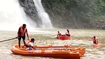 6 महीने पहले हुई थी शादी, फैमली से साथ घूमने जा रहे थे 12 सदस्य, रास्ते में प्लान बदला और 6 लोगों की मौत