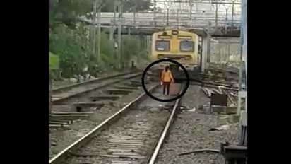 मरने के लिए युवती रेलवे ट्रैक पर ट्रेन के सामने खड़ी हो गई, मगर उससे पहले ड्राइवर ने जो किया वो मजेदार था