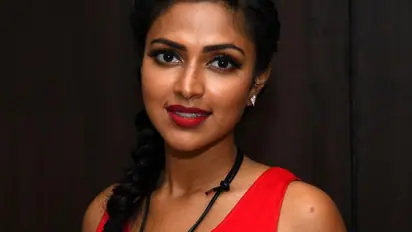 హీరోయిన్ అమలా పాల్ కి ఘోర అవమానం... ఆలయ ప్రవేశం నిరాకరించిన పూజారులు!