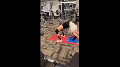 டைட் உடையில் ஹெவி ஒர்க் அவுட்..! உடலை வில்லாக வளைத்து சூடேற்றும் ரித்திகா சிங்..! ஹாட் போட்டோஸ்..