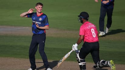 നിര്ണായക പോരില് പൂജാരക്ക് അടിതെറ്റി, റോയല് ലണ്ടന് വണ് ഡേ കപ്പില് സസെക്സിന് സെമിയില് തോല്വി