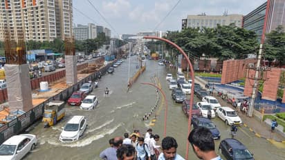 बेंगलुरु में जाम से आईटी कंपनियों को 225 करोड़ रुपये की चपत, ORR में 5 घंटे फंसे रहे कर्मचारी