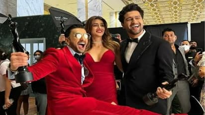 బాలీవుడ్ లో ఫిల్మ్ ఫేర్ సందడి, రణ్ వీర్,కృతి సనన్ తో పాటు విన్నర్స్ ఎవరెవరంటే...?