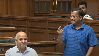 अपनी ही पॉलिटिक्स में फंसी AAP, ऑपरेशन लोटस मामले की भाजपा ने LG से की फॉरेंसिक जांच की मांग, पढ़िए डिटेल्स