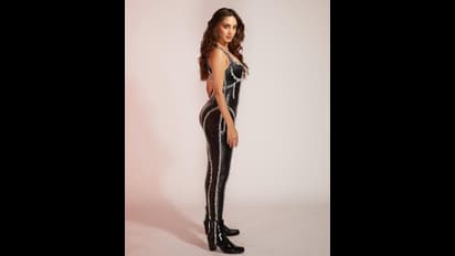 టైట్ ఫిట్ లో మహేశ్ బాబు హీరోయిన్ కిల్లింగ్ లుక్స్.. మతిపోయే పోజులతో కియారా అద్వానీ అందాల రచ్చ..