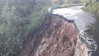 പഴനി-കൊടൈക്കനാൽ റോഡിൽ ചുരം തകർന്ന് ഗതാഗതം തടസ്സപ്പെട്ടു :  സഞ്ചാരികൾ കൊടൈക്കനാലിൽ കുടുങ്ങി 