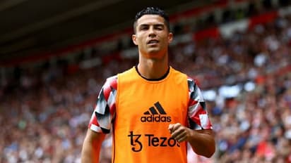 'Europa League player': Ronaldo trolled after Ten Hag confirms icon staying at Man United