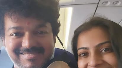 தளபதி விஜயுடன் விமானத்தில் விதவிதமாக செல்ஃபி... வரலட்சுமி சரத்குமார் புகைப்படத்துடன் பகிர்ந்த தகவல்..!