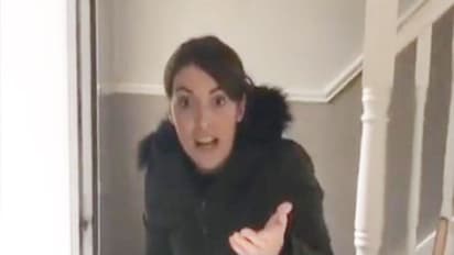 पत्नी के बर्थ डे पर पति ने लाया अनोखा गिफ्ट, वाइफ की अटकी सांस और...