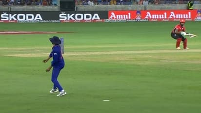 ആളറിഞ്ഞ് കളിക്കെടാ! നിസാഖത് ഖാനെ റണ്ണൗട്ടാക്കിയ രവീന്ദ്ര ജഡേജയുടെ ബുള്ളറ്റ് ത്രോ- വീഡിയോ കാണാം