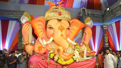 మంత్రి సబిత చేతిలో బాలాపూర్ లడ్డూ... ప్రత్యేక ఆకర్షణగా ఖైరతాబాద్, బాలాపూర్ మహాగణపతులు (Photos)