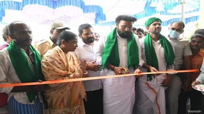 ಅಕ್ಕಪಕ್ಕದಲ್ಲೇ ಕುಳಿತುಕೊಂಡು ಪರಸ್ಪರ ಟಾಂಗ್ ಕೊಟ್ಟುಕೊಂಡ  ಶ್ರೀರಾಮುಲು, ಶಾಸಕ ಗಣೇಶ