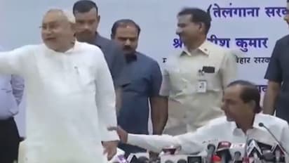 కేసీఆర్ మాట్లాడుతుండగానే వెళ్లిపోయేందుకు సిద్దమైన నితీష్.. బీజేపీ సెటైర్లు.. అసలేం జరిగిందంటే..?