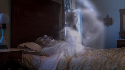 सोते वक्त महिला का प्राइवेट पार्ट टच करता था 'भूत', कैमरे ने खोल दिया मनचले आत्मा का राज