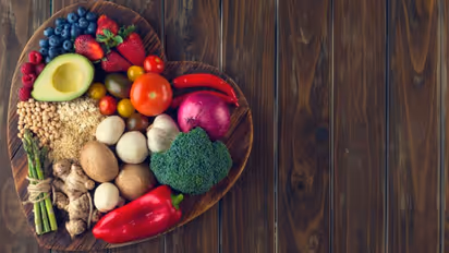 ഹൃദയത്തെ സംരക്ഷിക്കാൻ ഡയറ്റില് ഉള്പ്പെടുത്താം ഈ പച്ചക്കറികളും പഴങ്ങളും...