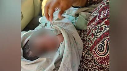 ফুটপাতেই কন্যা সন্তানের জন্ম দিলেন রানি, সাহায্যের হাত বাড়াল কলকাতা পুলিশ