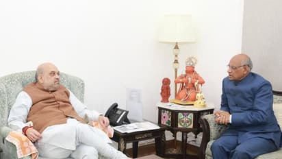 झारखंड के सियासी संकट के बीच दिल्ली रवाना हुए राज्यपाल, अमित शाह से हो सकती है सीक्रेट मीटिंग