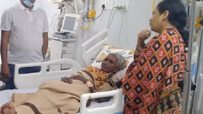 71 ఏళ్ల పద్మశ్రీ అవార్డు గ్రహీతతో హాస్పిటల్ లో బలవంతంగా డ్యాన్స్.. డిశ్చార్జ్ అయ్యే సమయంలో ఘటన