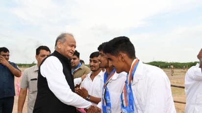 अशोक गहलोत के सामने लगने लगे मोदी जिंदाबाद के नारे, प्रशासन हुआ परेशान, देखें वीडियो