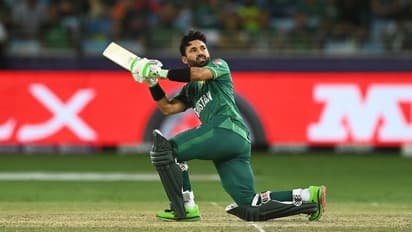 വിമര്ശനം കാര്യമറിയാതെ; റിസ്വാന്റെ 'വണ് ഡേ' ഇന്നിംഗ്സിനെ ന്യായീകരിച്ച് പാക് പരിശീലകന് സഖ്ലിയന് മുഷ്താഖ്