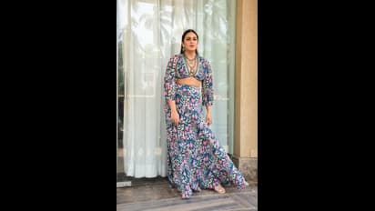 லோ நெக் உடையில்... கிக் ஏற்றும் கிளாமர் குயினாக மாறிய ரஜினி - அஜித் பட ஹீரோயின் ஹுமகுரோஷி!