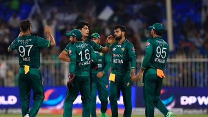 ৩৮ রানে অলআউট হংকং, ১৫৫ রানের রেকর্ড জয়ে এশিয়া কাপের সুপার ফোরো পাকিস্তান