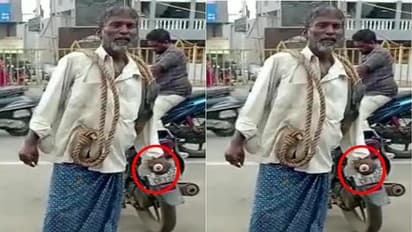 న్యాయం కావాలి.. మంత్రి విడుదల రజని కార్యాలయం ఎదుట వ్యక్తి ఆత్మహత్యాయత్నం..