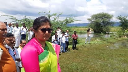 ಮಳೆ ಹಾನಿ; ರೈತರಿಗೆ .1.38 ಕೋಟಿ ಪರಿಹಾರ - ಸಚಿವೆ ಶಶಿಕಲಾ ಜೊಲ್ಲೆ