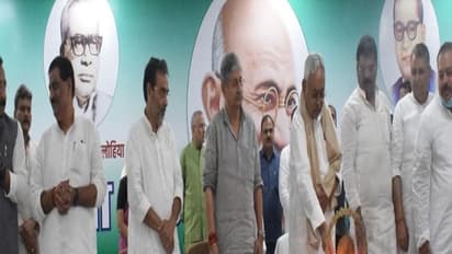 JDU अध्यक्ष ने कहा- 2024 में बीजेपी को 150 सीटों में समेट देंगे, नीतीश ने टोकते हुए किया बड़ा दावा